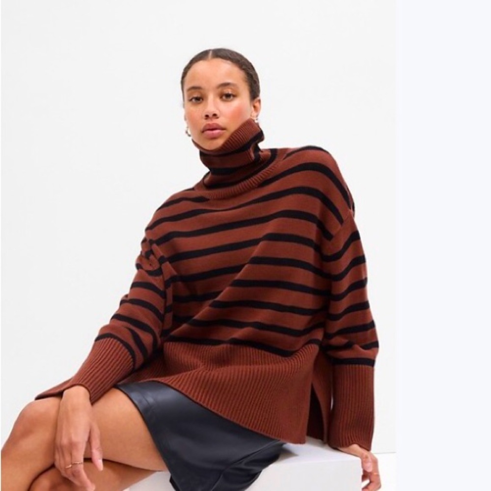 NWOT Gap split hem turtleneck sweater Size Large